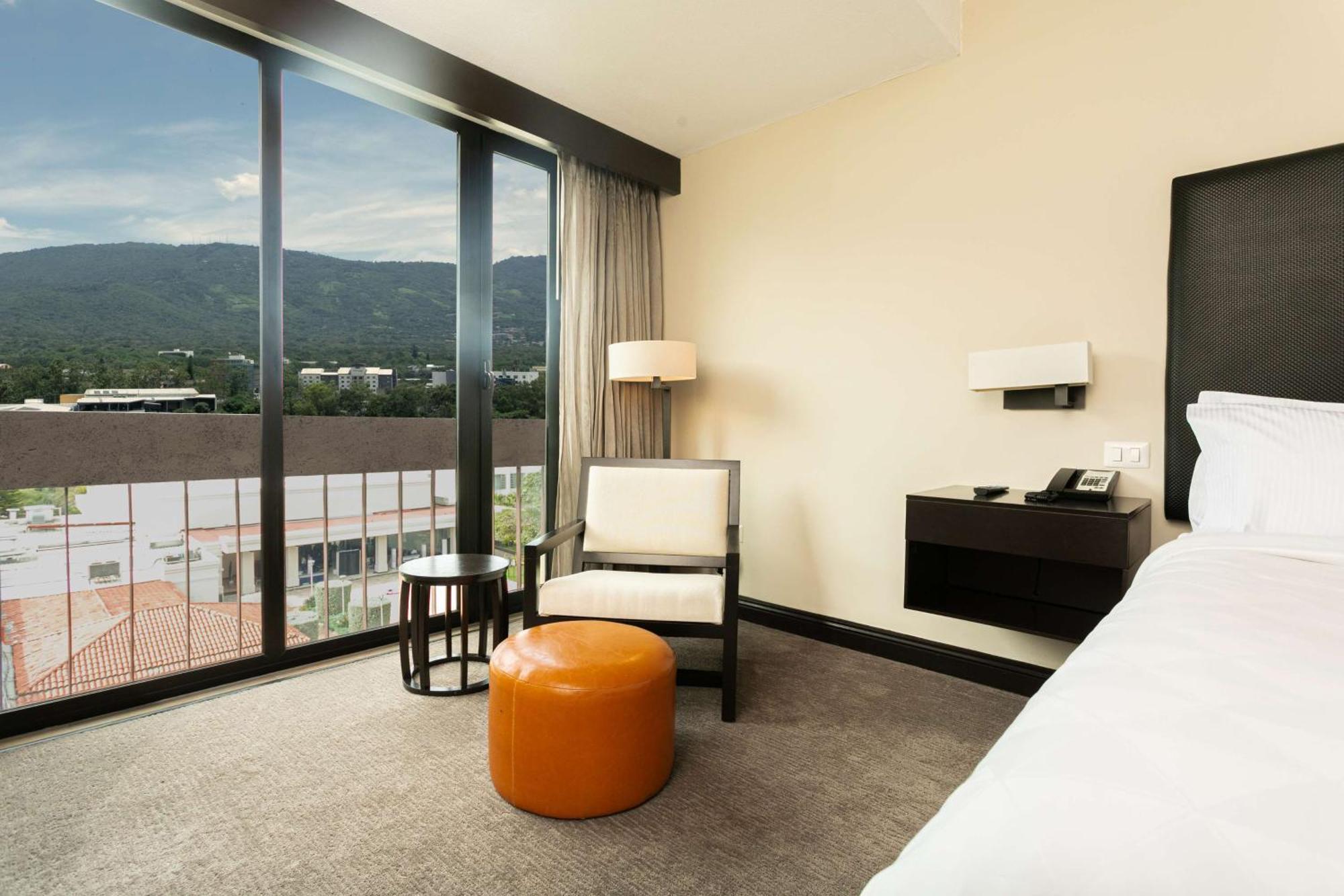 คราวน์ พลาซา ซาน ซัลวาดอร์ Hotel ซานซัลวาดอร์ ภายนอก รูปภาพ
