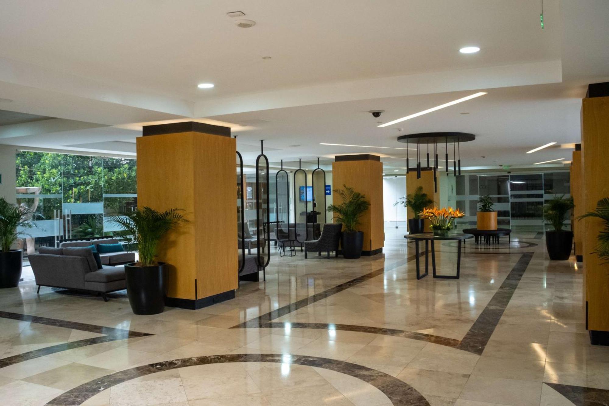 คราวน์ พลาซา ซาน ซัลวาดอร์ Hotel ซานซัลวาดอร์ ภายนอก รูปภาพ